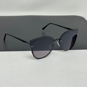 TAHARI‎ Women’s black Cat Eye Sunglasses